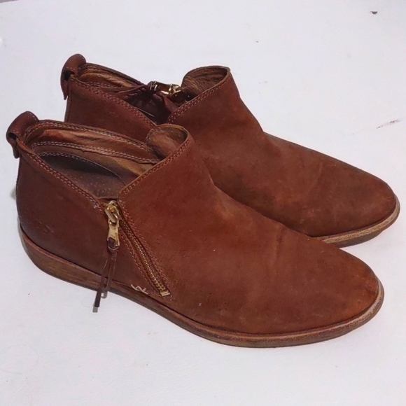 UGG Women’s Glee Brown Leather Ankle Zip Up Bootie Boots 1020262 Size 9 - Picture 1 of 10